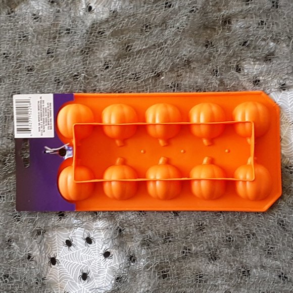 🎃 Pumpkins Silicone Chocolates Ice Tray Jello Shots Halloween Mold Kids Parties - Picture 2 of 13